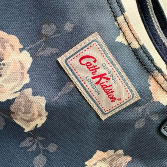 กระเป๋า cathkidston มือสองสภาพพร้อมใช้งาน รูปที่ 3