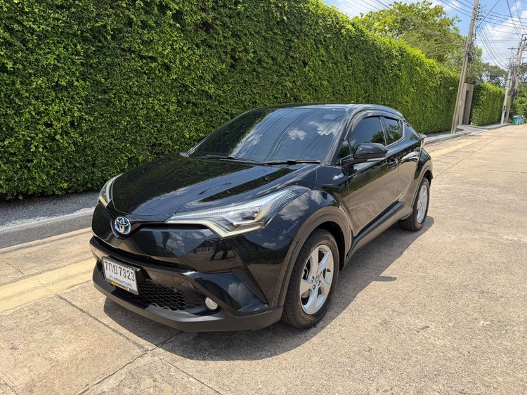 รถ Toyota C-HR 1.8 HV Mid สี ดำ