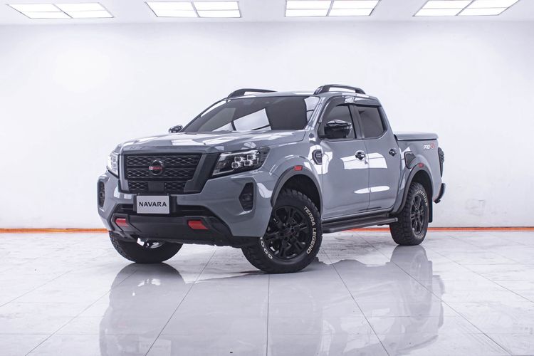 รถ Nissan Navara 2.3 Pro-4X 4WD สี เทา