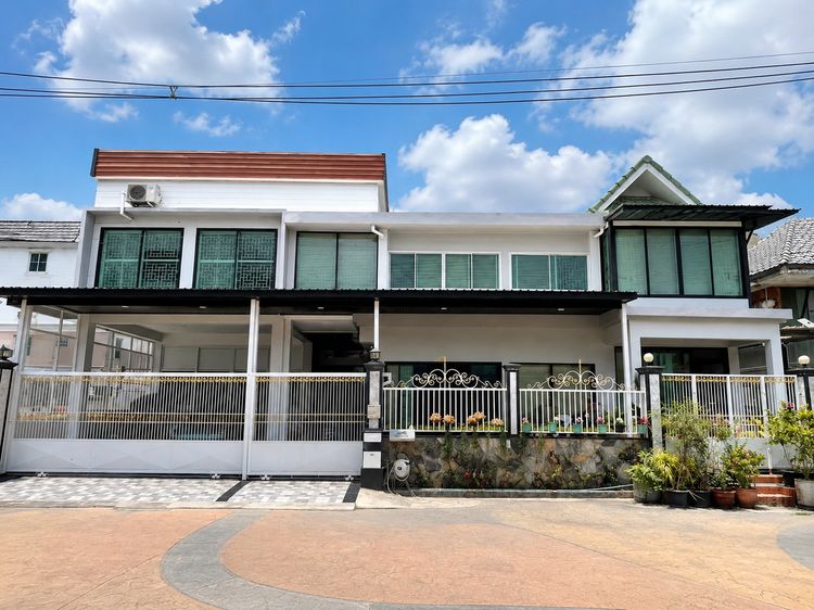 ไม่มี ให้เช่าหรือขายบ้านเดี่ยว 7 ห้องนอน ลำลูกกา ปทุมธานี HRE01014