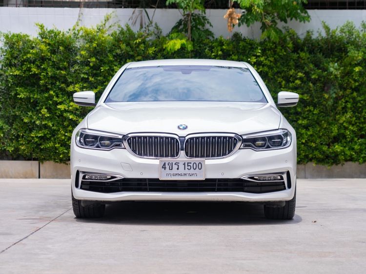 BMW Series 5 2019 530e Sedan ปลั๊กอินไฮบริด (PHEV) ไม่ติดแก๊ส เกียร์อัตโนมัติ ขาว รูปที่ 2