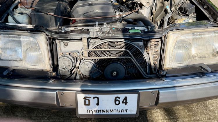 Mercedes-Benz E-Class 1994 E220 Sedan เบนซิน ไม่ติดแก๊ส เกียร์อัตโนมัติ ดำ รูปที่ 3