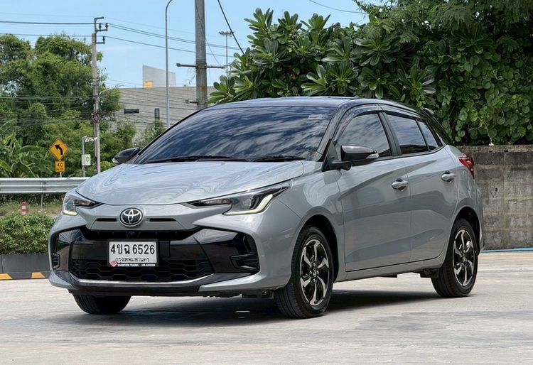 Toyota Yaris 2023 1.2 Premium S Sedan เบนซิน ไม่ติดแก๊ส เกียร์อัตโนมัติ เทา รูปที่ 3