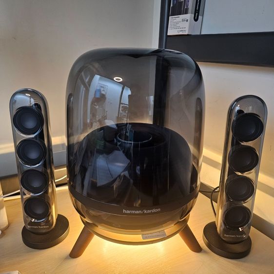 ลําโพงบลูทูธ HARMAN KARDON SOUNDSTICKS4 สีดํา (ยังไม่หมดประกัน 4 ก.พ. 2027) แถมฐานรองพร้อมไฟประดับ