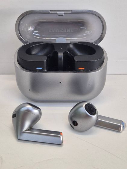 Samsung Galaxy Buds3 สี Silver หูฟังไร้สายของแท้ เสียงดี เชื่อมต่อไว ใช้งานปกติ รูปที่ 2
