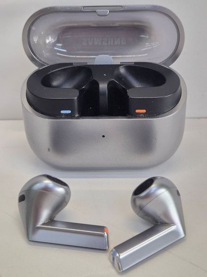 Samsung Galaxy Buds3 สี Silver หูฟังไร้สายของแท้ เสียงดี เชื่อมต่อไว ใช้งานปกติ รูปที่ 3