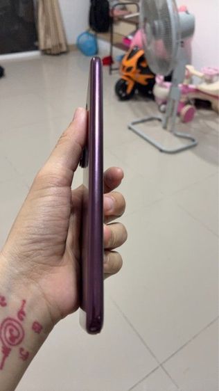 vivo v60 สวยไม่มีคำหนิ  ถ่ายรูปชัด  มีเคส หลายอัน  มีประกันเครื่อง ยู  ฟิลม์ ติดที่ศูยน์ ได้  ทั้งปี  ฟิลม์ พึ่งติดมาใหม่  สวย รูปที่ 2