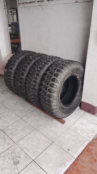 Maxxis bighorn 265 75 16 ปี 13 มือสอง เหมือนใหม่ ลงพื้น วิ่งวันเดียว ถอดเก็บ ใช้งานน้อย ราคา เส้นละ 1300 บาท 1 ชุด 4 เส้น 5200 บาท