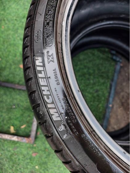 ยางมิชลิน primacy 3 zp คู่หน้า 245 40 19 ปี25คู่หลัง 275 35 19 ปี 25 Made in Italy ชุดละ 8,000 บาท รูปที่ 12