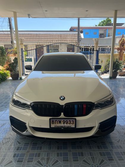 รถ BMW Series 5 520d สี ขาว