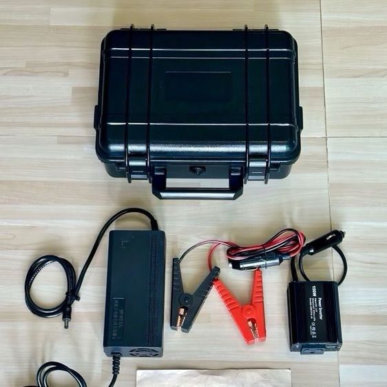 POWER BOX  มีชุดจั้มสตาร์ทรถยนต์ ชุดไฟ บ้าน220 V  แบตเตอรี่ LiFePo4 12V - 30Aแอมป์เต็ม