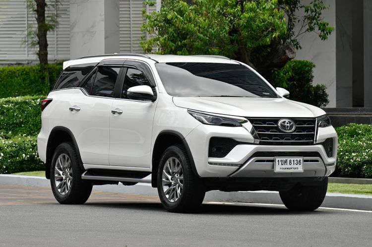 Toyota Fortuner 2021 2.4 V Utility-car ดีเซล ไม่ติดแก๊ส เกียร์อัตโนมัติ ขาว รูปที่ 2