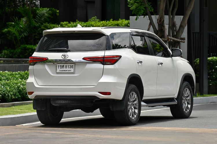 Toyota Fortuner 2021 2.4 V Utility-car ดีเซล ไม่ติดแก๊ส เกียร์อัตโนมัติ ขาว รูปที่ 4