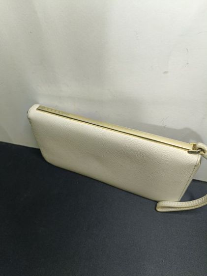อื่นๆ หนังแท้ หญิง เนื้อ กระเป๋าคล้องมือ VERA PARIS Long Wallet หนังวัวแท้ สีไอวอรี่ สภาพดี