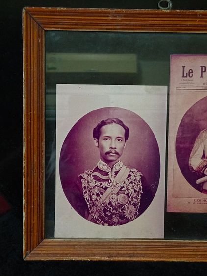 พระบรมฉายาลักษณ์เสด็จพ่อ ร.5เก่าโบราณในกรอบไม้ปิดกระจกประกบสภาพสุดเยี่ยม รูปที่ 7