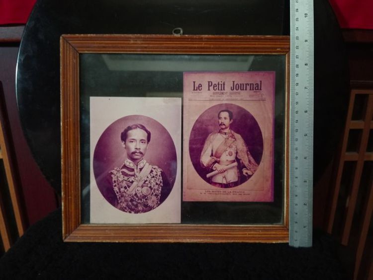 พระบรมฉายาลักษณ์เสด็จพ่อ ร.5เก่าโบราณในกรอบไม้ปิดกระจกประกบสภาพสุดเยี่ยม รูปที่ 4