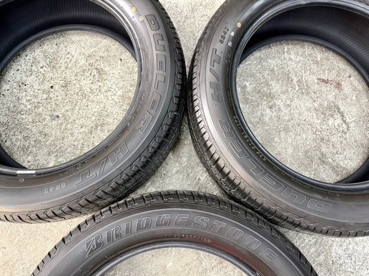 ยางถอดป้ายแดงขอบ 20” ยี่ห้อ BRIDGESTONE รุ่น DUELER HT 864ll ขนาด 265-50R20 ปี 26 สีเส้นตุ่มหน้ายางยังอยู่ครบ