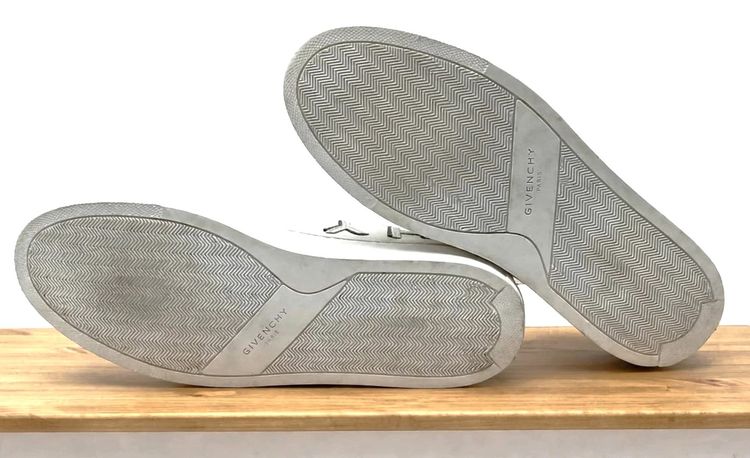 Givenchy City Sport Street Upside Down Logo Low Top Sneakers Off White รูปที่ 7