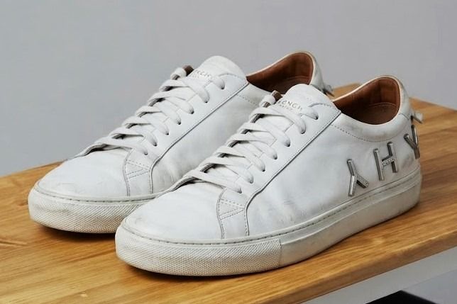 Givenchy City Sport Street Upside Down Logo Low Top Sneakers Off White รูปที่ 2