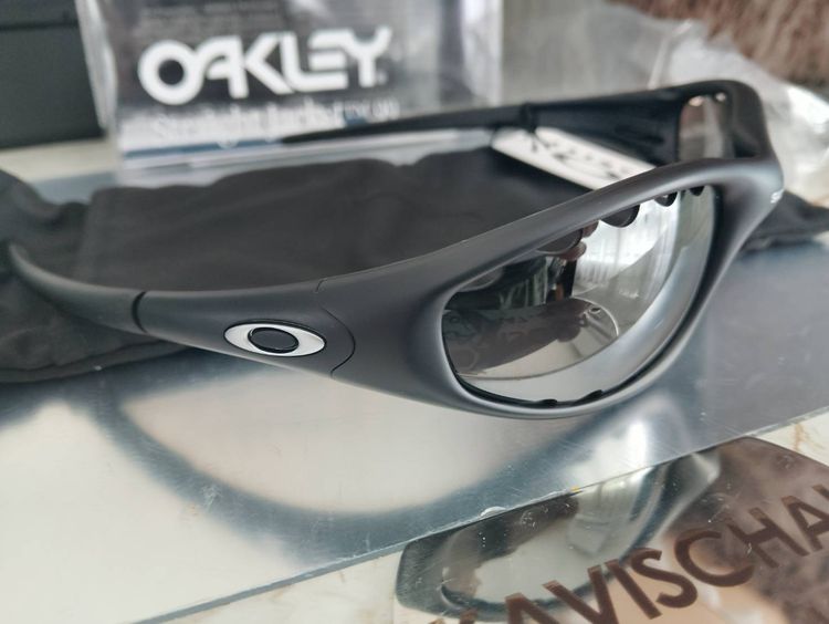 แว่นกันแดด SATISFY x OAKLEY STRAIGHT JACKET 99  รูปที่ 3