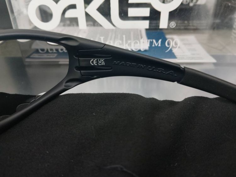 แว่นกันแดด SATISFY x OAKLEY STRAIGHT JACKET 99  รูปที่ 6