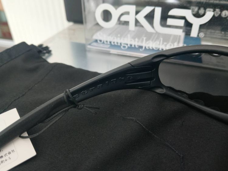แว่นกันแดด SATISFY x OAKLEY STRAIGHT JACKET 99  รูปที่ 7