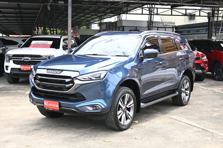 รถ Isuzu MU-X 3.0 Ultimate AT 4WD สี น้ำเงิน