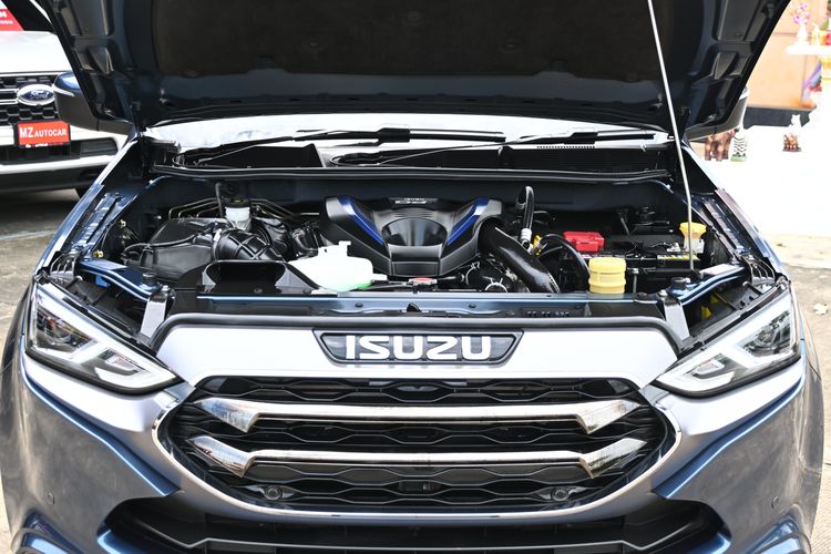 Isuzu MU-X 2023 3.0 Ultimate AT 4WD Utility-car ดีเซล ไม่ติดแก๊ส เกียร์อัตโนมัติ น้ำเงิน รูปที่ 3