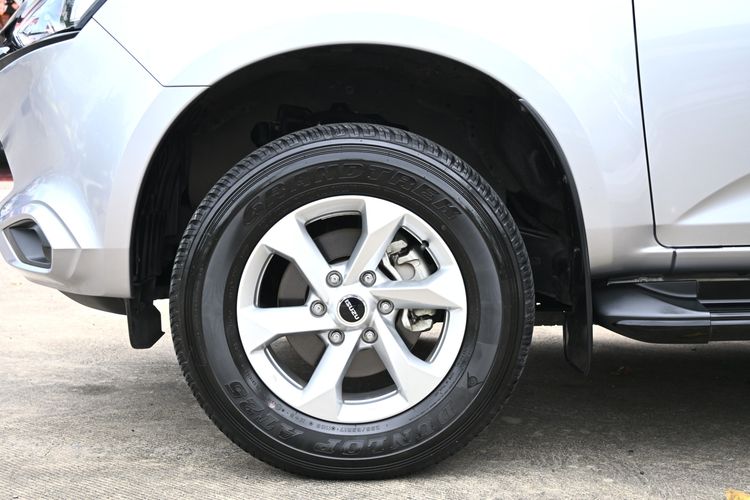 Isuzu MU-X 2024 1.9 Active 2WD Utility-car ดีเซล ไม่ติดแก๊ส เกียร์อัตโนมัติ บรอนซ์เงิน รูปที่ 4
