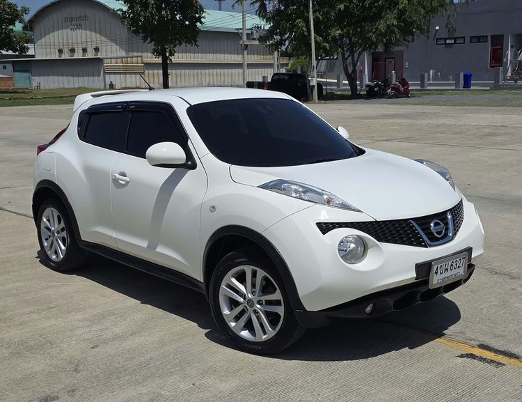 รถ Nissan Juke 1.6 V สี ขาว