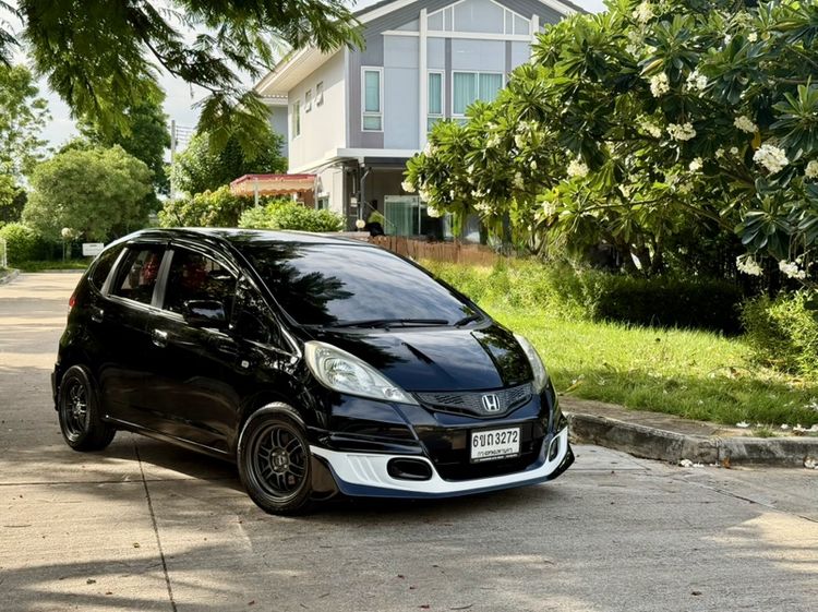 รถ Honda Jazz 1.5 S i-VTEC สี ดำ