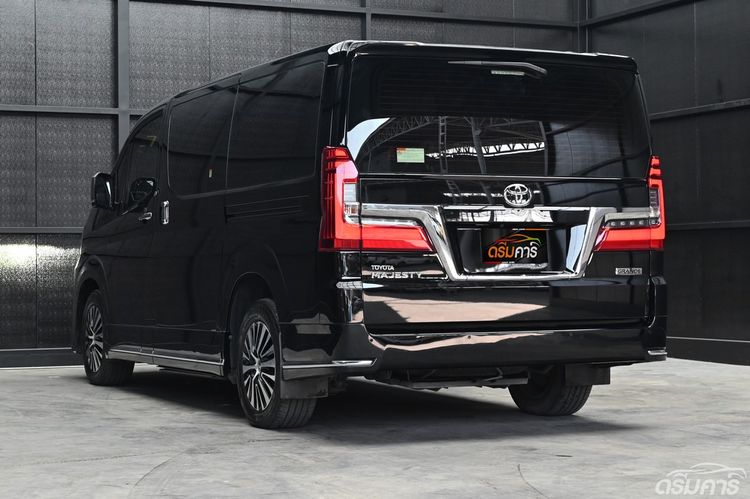 Toyota Majesty 2024 2.8 Grande Van ดีเซล ไม่ติดแก๊ส เกียร์อัตโนมัติ ดำ รูปที่ 3