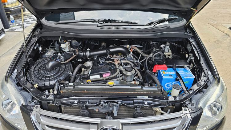 Toyota Innova 2013 2.0 V Utility-car เบนซิน ไม่ติดแก๊ส เกียร์อัตโนมัติ ดำ รูปที่ 2