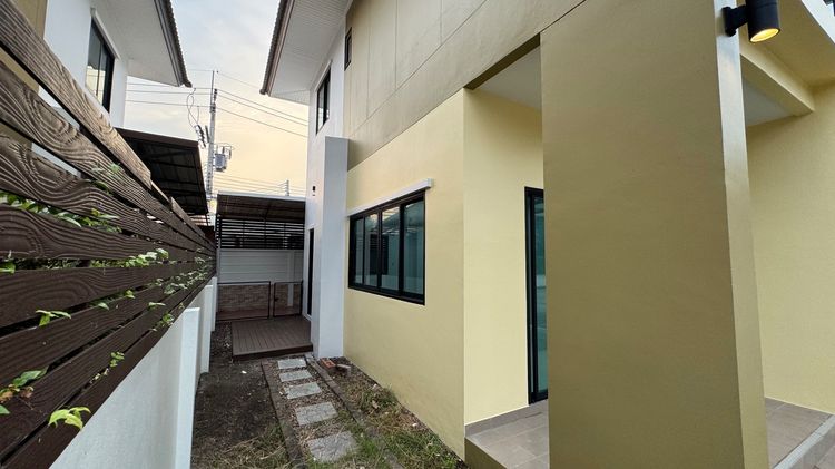 อื่นๆ มีบางส่วน 2014 บ้าน รูปที่ 4