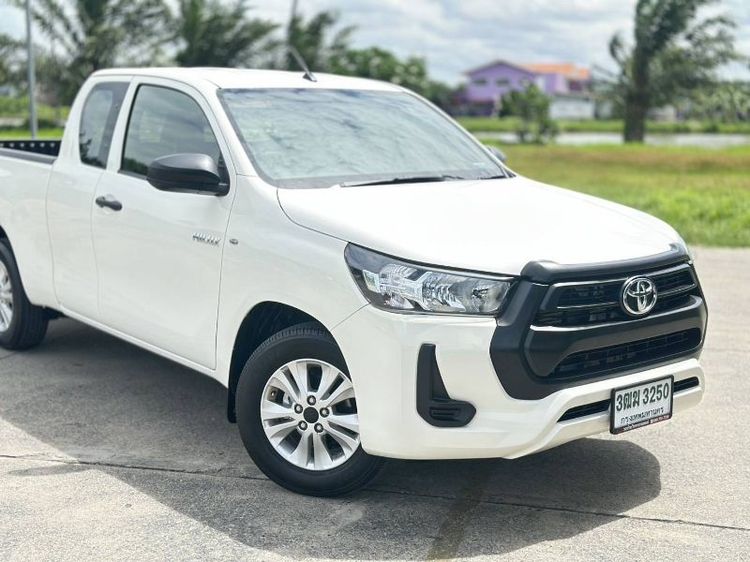 รถ Toyota Hilux Revo Smart Cab 2.4 Mid Z Edition สี ขาว