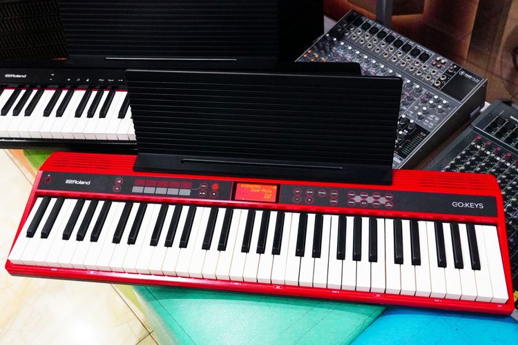 Roland GO KEYS และ GO PIANO 66คีย์ รุ่นมี Bluetooth สวยๆพร้อมกระเป๋า ที่วางโน๊ต อะแด๊ปเตอร์ ตัวละ 9000