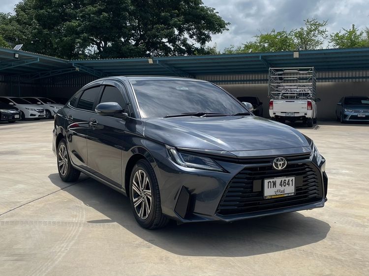 Toyota Yaris ATIV 2023 1.2 Smart Sedan เบนซิน ไม่ติดแก๊ส เกียร์อัตโนมัติ เทา รูปที่ 3