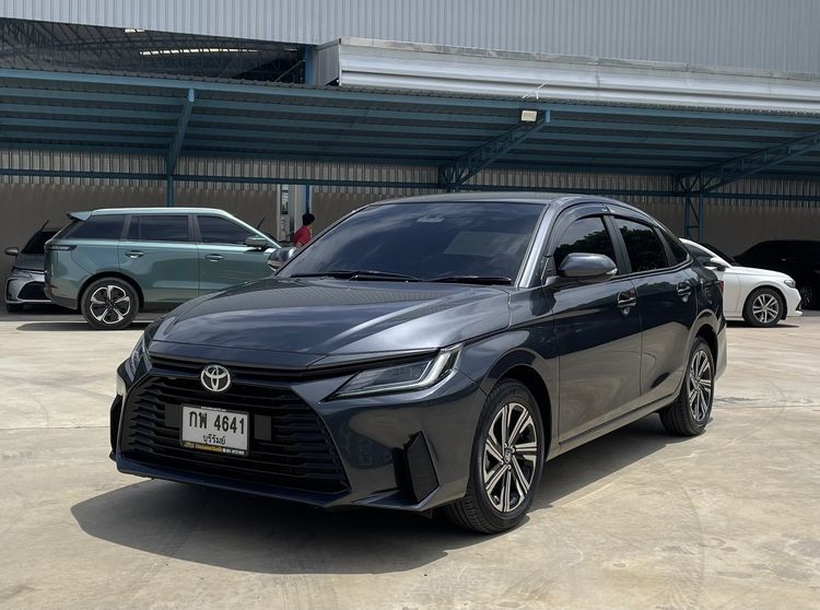 รถ Toyota Yaris ATIV 1.2 Smart สี เทา