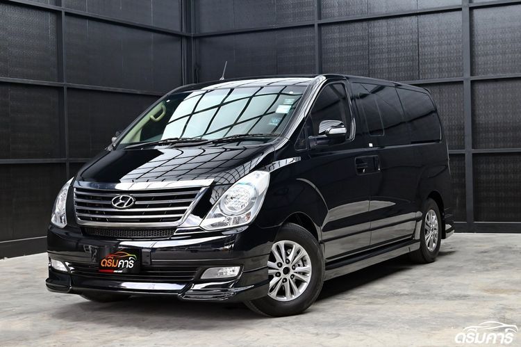 รถ Hyundai H-1  2.5 Maesto Deluxe สี ดำ