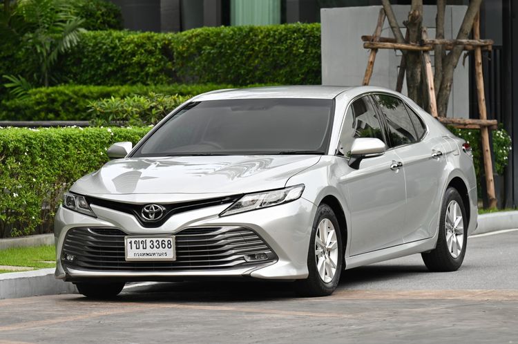 รถ Toyota Camry 2.0 G สี บรอนซ์เงิน