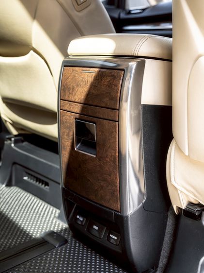 Toyota Alphard 2015 3.5 Executive Lounge Van ไฮบริด ขาว รูปที่ 2