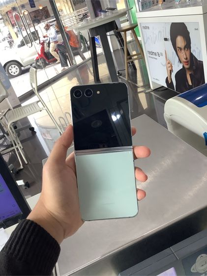 เครื่องมือสอง  SAMSUNG GALAXY ZFILP  8+256GB MINT รูปที่ 3