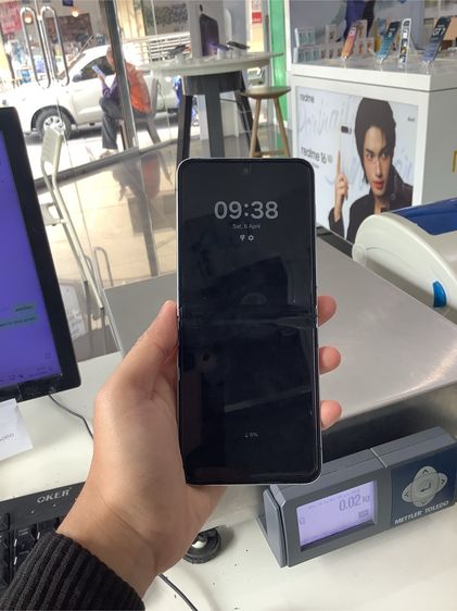 เครื่องมือสอง  SAMSUNG GALAXY ZFILP  8+256GB MINT รูปที่ 4