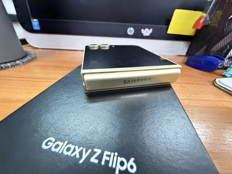 Samsung flip 6 สีเหลือง รูปที่ 6