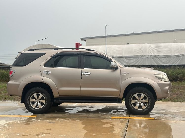 Toyota Fortuner 2009 3.0 V 4WD Utility-car ดีเซล ไม่ติดแก๊ส เกียร์อัตโนมัติ บรอนซ์ทอง รูปที่ 4