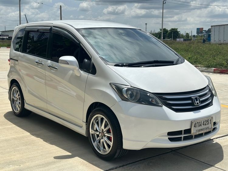 Honda Freed 2010 1.5 EL Utility-car เบนซิน ไม่ติดแก๊ส เกียร์อัตโนมัติ ขาว รูปที่ 2