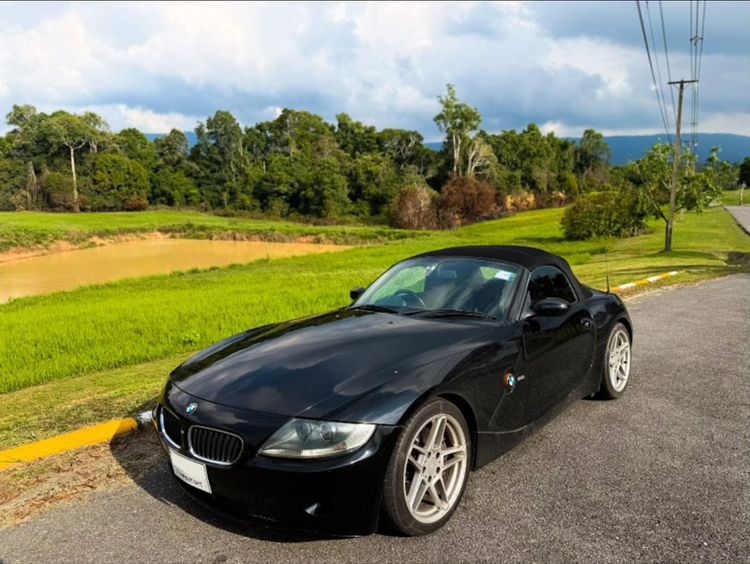 รถ BMW Z4 2.2 สี ดำ