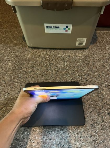 ขายiPadPro11นิ้วสีดำและสีขาว256กิ๊กWifi Celluer ใส่ซิมได้มีกล่องใช้งานดีถูกมากๆ รูปที่ 9