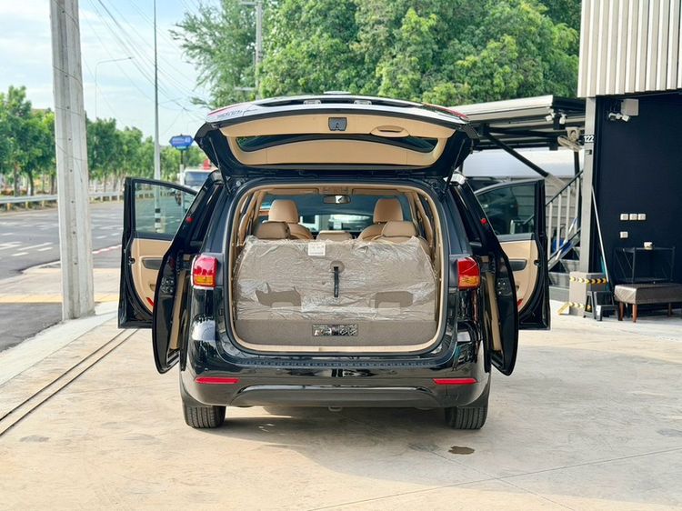 Kia Grand Carnival 2018 2.2 LX Utility-car ดีเซล ไม่ติดแก๊ส เกียร์อัตโนมัติ ดำ