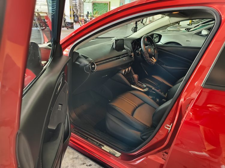 Mazda Mazda 2 2018 1.3 High Connect Sedan เบนซิน ไม่ติดแก๊ส เกียร์อัตโนมัติ แดง รูปที่ 4